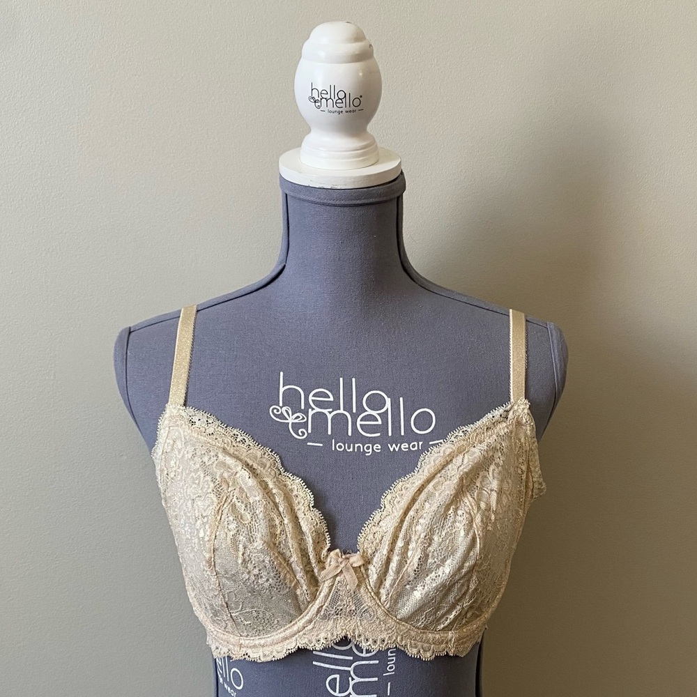 Victoria’s Secret light gold shimmer lace unlined Dream angels demi bra - 34DD